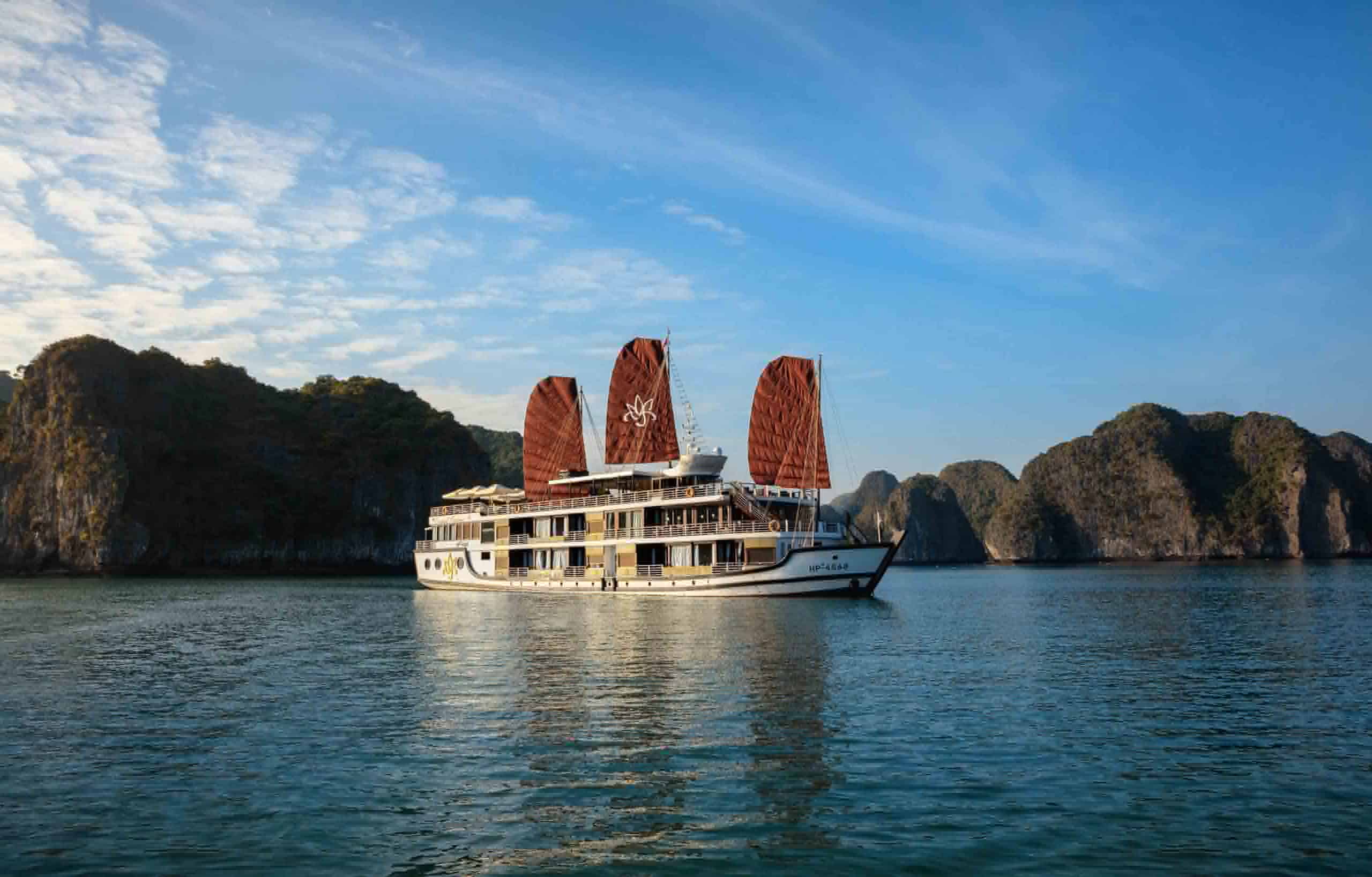 Du thuyền 5 sao Vịnh Hạ Long, Vịnh Lan Hạ | Orchid Cruises