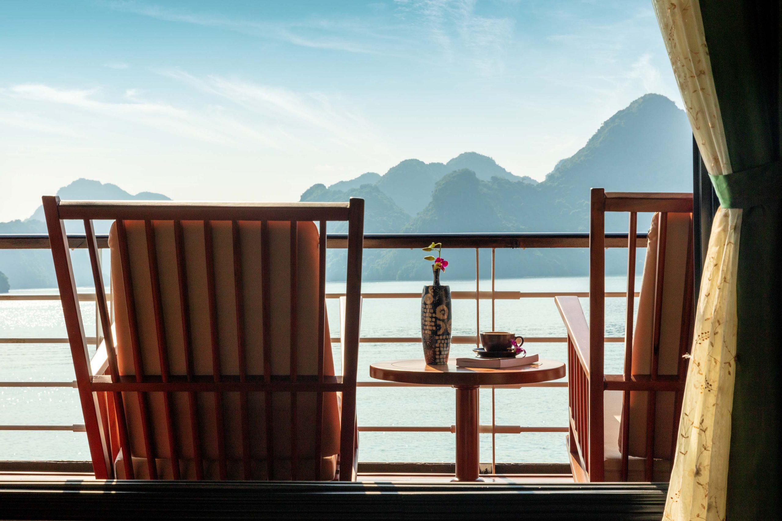 Book a cruise Halong Bay – Lan Ha Bay