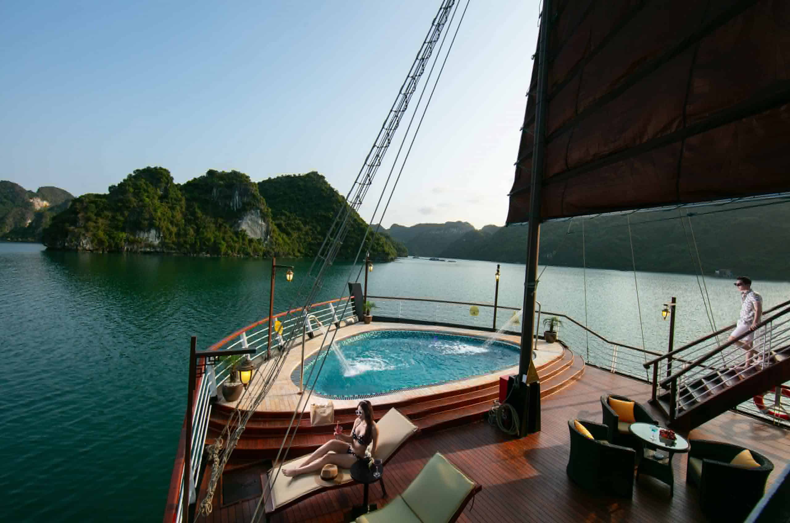 halong bay cruise with cat ba island