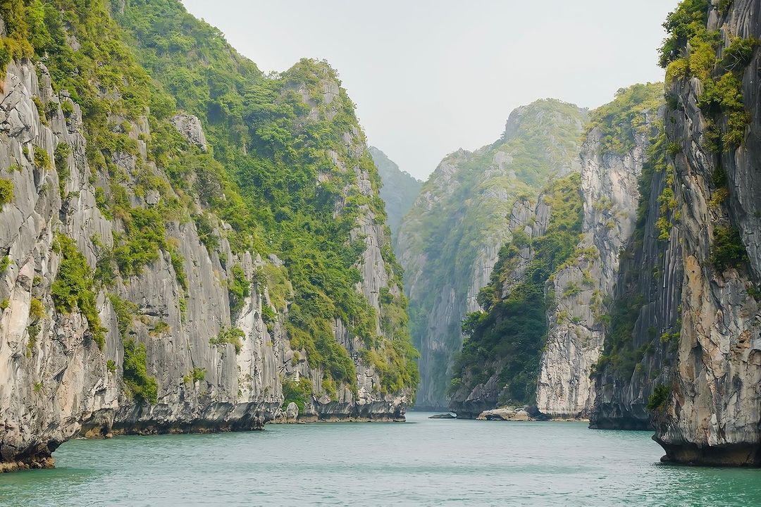 The beauty of Lan Ha Bay through the vicissitudes of time